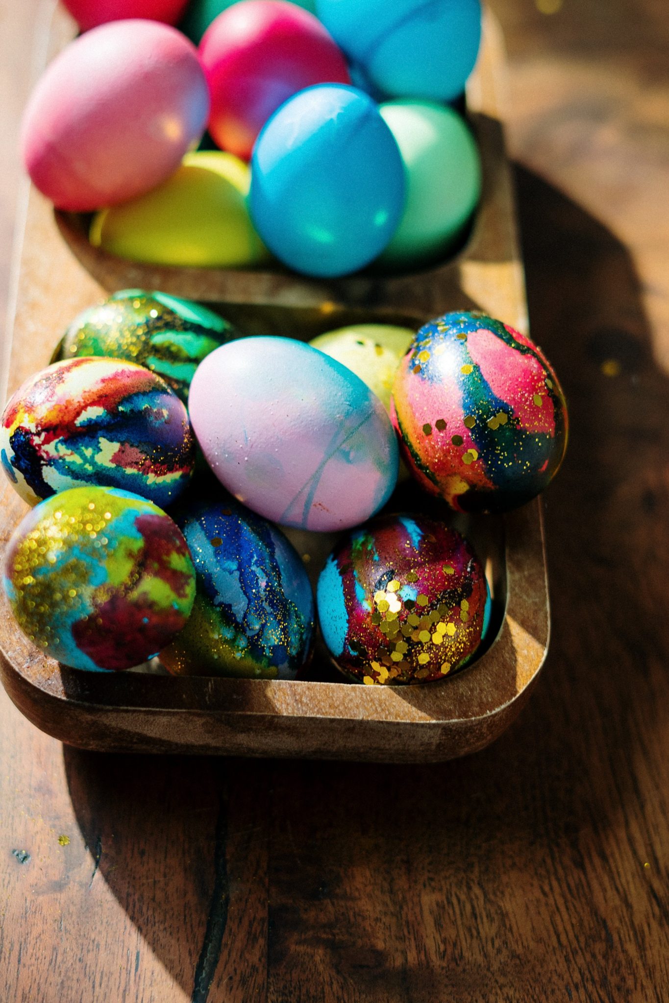 Do online easter egg painting via Streamtech's fast fiber internet
