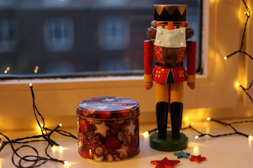 cans - diy christmas decorations - streamtech fiber internet