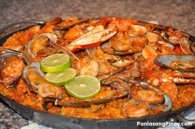 paella marinera - christmas food ideas - streamtech fiber internet